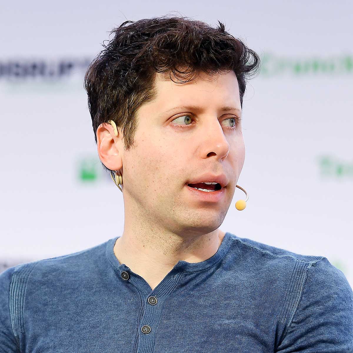 L'Orizzonte dell'Intelligenza Artificiale: Prospettive e Sfide Secondo OpenAI e Sam Altman